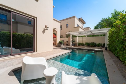 Villa en Dubai, 4 dormitorios, 338 m², № 103219 - foto 13