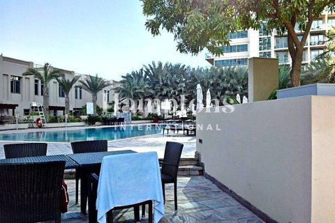 Apartamento en The Views 1, The Views, Dubai, 2 dormitorios, 131.45774500 m², № 125079 - foto 3