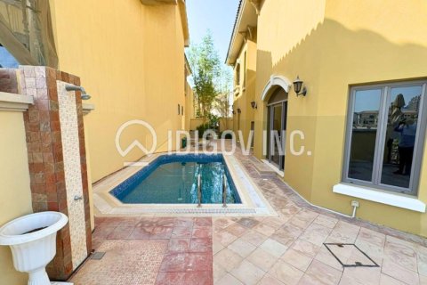Снять в аренду виллу в Garden Homes, Пальма Джумейра, Дубай: 5 спален, 622м², № 60029 - фото 7