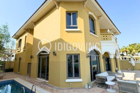 Снять в аренду виллу в Garden Homes, Пальма Джумейра, Дубай: 5 спален, 622м², № 60029 - фото 1