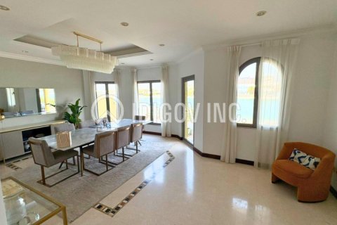 Снять в аренду виллу в Garden Homes, Пальма Джумейра, Дубай: 5 спален, 622м², № 60029 - фото 6