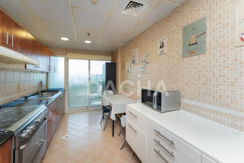 Apartment in Dubai Sports City, Dubai 2 bedrooms, 147 sq.m. № 105386 - photo 15