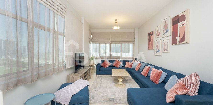 Apartment in Dubai Sports City, Dubai 2 bedrooms, 147 sq.m. № 105386
