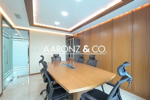 Снять в аренду офис в Бизнес-Бэе, Дубай: 158м², № 103160 - фото 6