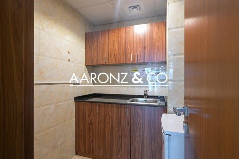 Снять в аренду офис в Бизнес-Бэе, Дубай: 158м², № 103160 - фото 11