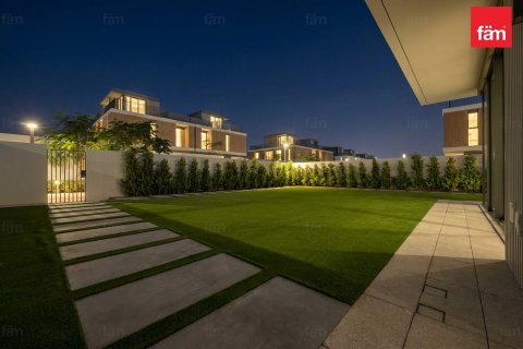 Villa in Dubai 5 bedrooms, 419.9 sq.m. № 72149 - photo 12