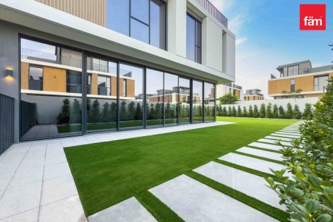 Villa in Dubai 5 bedrooms, 419.9 sq.m. № 72149 - photo 11