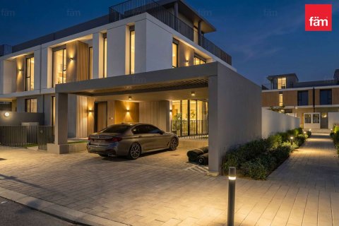 Villa in Dubai 5 bedrooms, 419.9 sq.m. № 72149 - photo 8