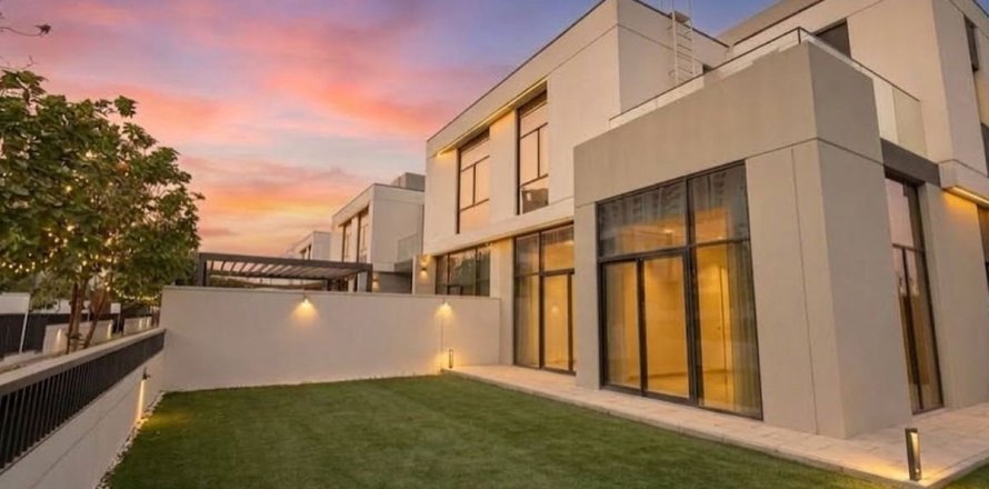 Townhouse in Al Furjan, Dubai 4 bedrooms, 330.4 sq.m. № 139615