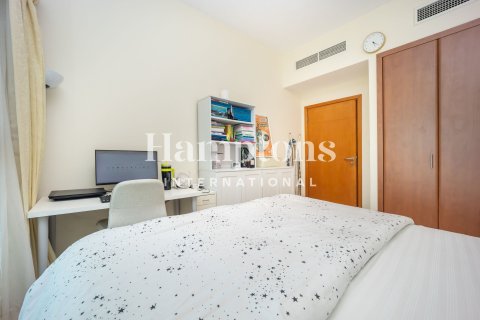 Apartment in Greens, Dubai 2 bedrooms, 105.27024736 sq.m. № 113961 - photo 11