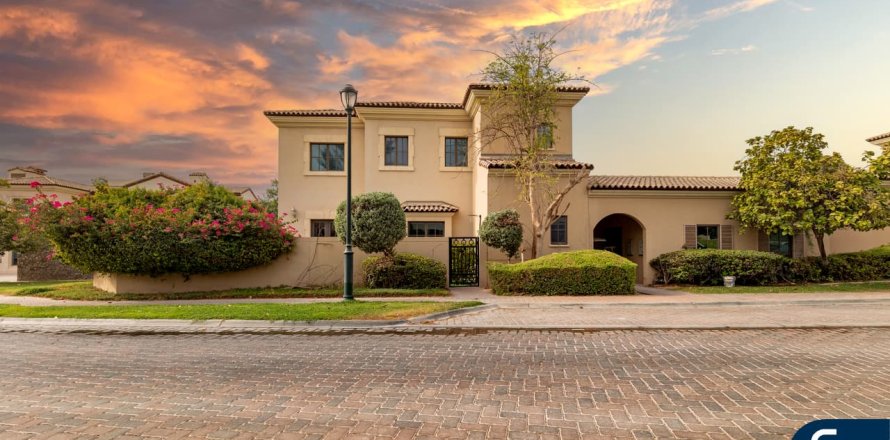 Villa à Jumeirah Golf Estates, Dubai, 4 chambres, 347 m², № 88583