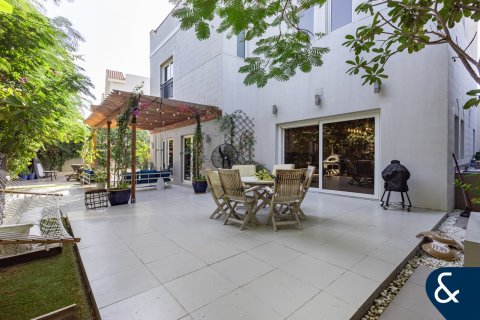 Villa in The Villa, Dubai 5 bedrooms, 595 sq.m. № 88587 - photo 15