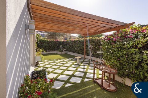 Villa in The Villa, Dubai 5 bedrooms, 595 sq.m. № 88587 - photo 22