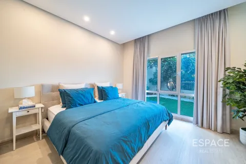 Villa in Meadows, Dubai 6 bedrooms, 457 sq.m. № 61549 - photo 14