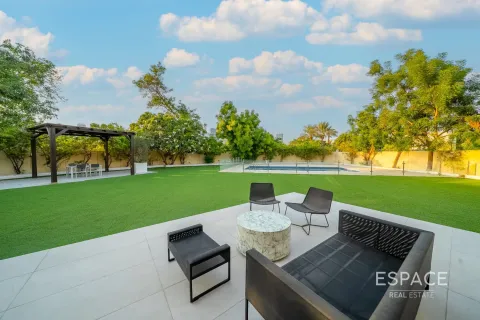 Villa in Meadows, Dubai 6 bedrooms, 457 sq.m. № 61549 - photo 20