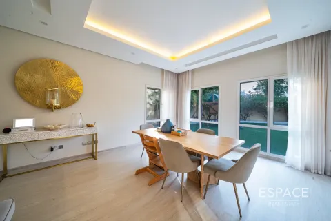 Villa in Meadows, Dubai 6 bedrooms, 457 sq.m. № 61549 - photo 5