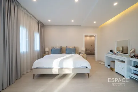 Villa in Meadows, Dubai 6 bedrooms, 457 sq.m. № 61549 - photo 11