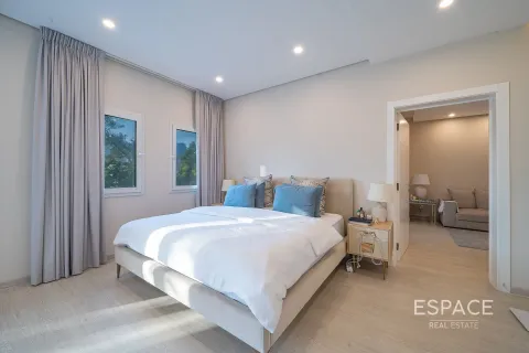 Villa in Meadows, Dubai 6 bedrooms, 457 sq.m. № 61549 - photo 9