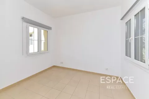 Купить виллу в Арабиан Ранчес, Дубай: 3 спальни, 206м², № 61544 - фото 13