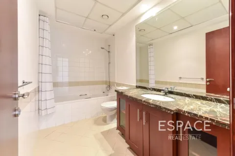 Купить виллу в Арабиан Ранчес, Дубай: 3 спальни, 206м², № 61544 - фото 11