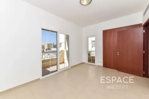 Купить виллу в Арабиан Ранчес, Дубай: 3 спальни, 206м², № 61544 - фото 10