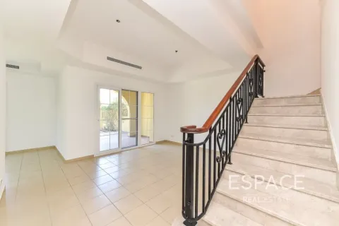 Купить виллу в Арабиан Ранчес, Дубай: 3 спальни, 206м², № 61544 - фото 4