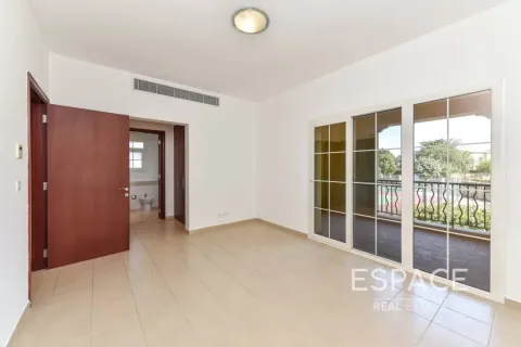 Купить виллу в Арабиан Ранчес, Дубай: 3 спальни, 206м², № 61544 - фото 7