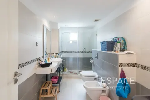 Villa in Meadows, Dubai 4 bedrooms, 390 sq.m. № 61545 - photo 12