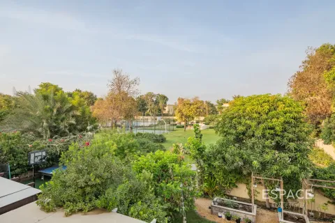 Villa in The Springs, Dubai 3 bedrooms, 209 sq.m. № 61543 - photo 1