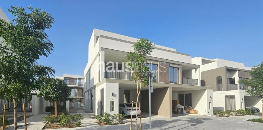 Villa in Aura, Tilal Al Ghaf, Dubai 5 bedrooms, 317 sq.m. № 44095