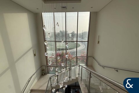 Villa in Meydan, Dubai 5 bedrooms, 701 sq.m. № 74681 - photo 7