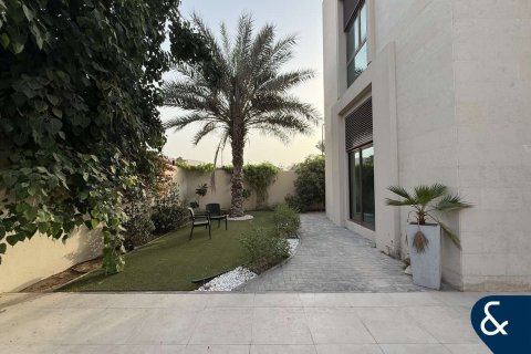 Villa in Meydan, Dubai 5 bedrooms, 701 sq.m. № 74681 - photo 9