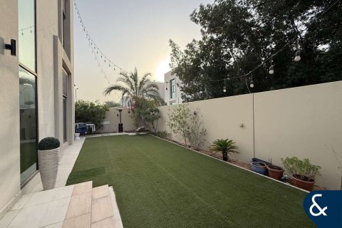 Villa in Meydan, Dubai 5 bedrooms, 701 sq.m. № 74681 - photo 10