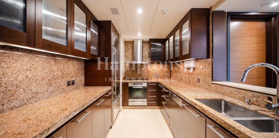 Apartamento en Burj Khalifa, Dubai, 1 dormitorio, 101.82 m², № 64615