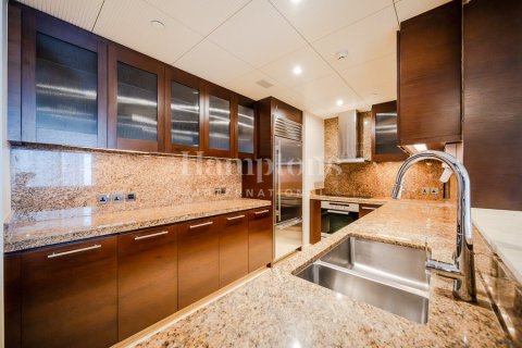 Apartamento en Burj Khalifa, Dubai, 1 dormitorio, 101.81982994 m², № 64615 - foto 11