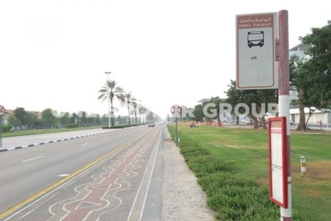 Terreno en Nad Al Sheba Gardens, Dubai, 930.2 m², № 334 - foto 10