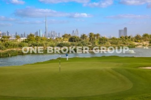 Terreno en Nad Al Sheba Gardens, Dubai, 930.2 m², № 334 - foto 1