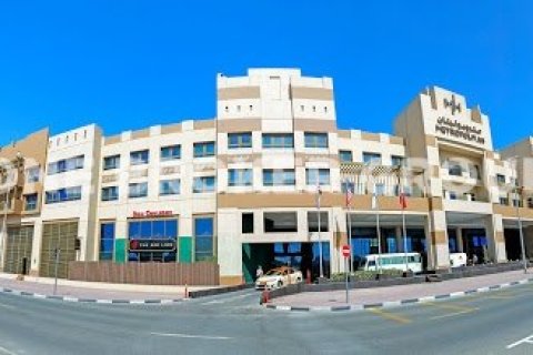 Купить здание в Sheikh Zayed Road, Дубай: 3390.9м², № 336 - фото 2