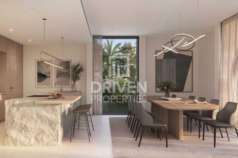 Купить виллу в Dubai Land, Дубай: 4 спальни, 288м², № 20175 - фото 1