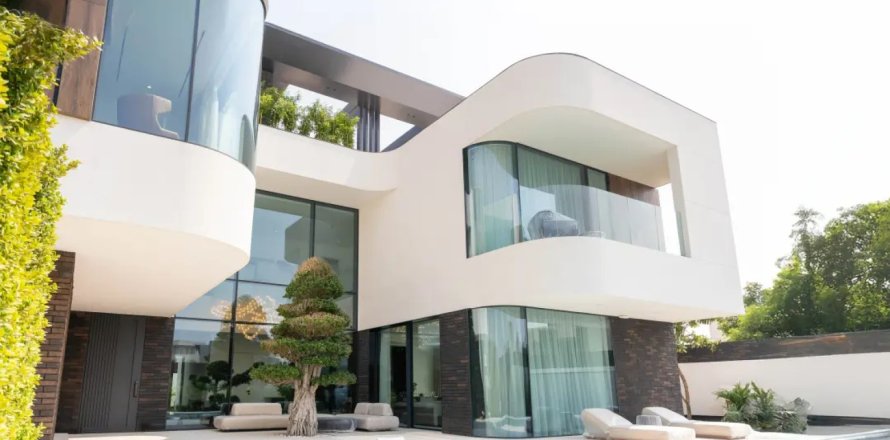Villa en Palm Jumeirah, Dubai, 6 dormitorios, 1171.41 m², № 133855