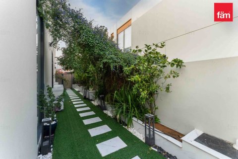 Townhouse in Dubai 4 bedrooms, 252 sq.m. № 64104 - photo 14