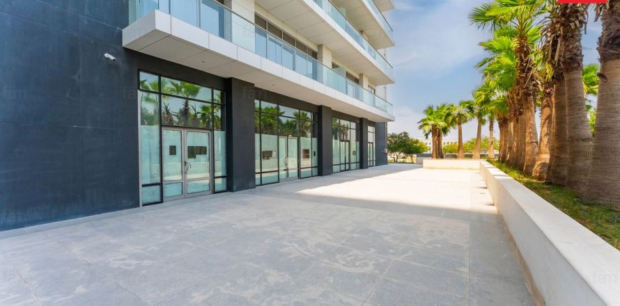 Shop in Al Barsha, Dubai 561 sq.m. № 118492
