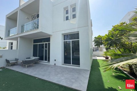 Adosado en Dubai, 3 dormitorios, 278.6 m², № 55167 - foto 1