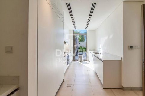 Villa in District One, Mohammed Bin Rashid City, Dubai 4 bedrooms, 569.96 sq.m. № 135970 - photo 8