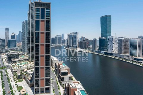 Apartamento en Business Bay, Dubai, 4 dormitorios, 402.55 m², № 135969
