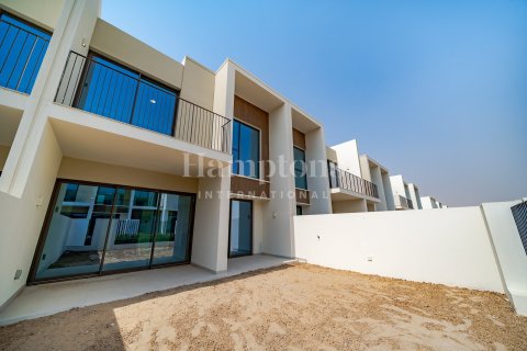 Снять в аренду таунхаус в The Valley, Дубай: 3 спальни, 173.17119200м², № 63412 - фото 1