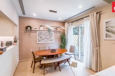 Купить таунхаус в Дубае: 2 спальни, 164.8м², № 90388 - фото 3
