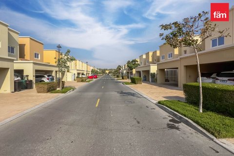 Купить таунхаус в Дубае: 2 спальни, 164.8м², № 90388 - фото 4