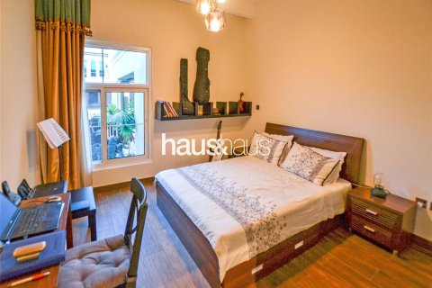 Townhouse in Motor City, Dubai 4 bedrooms, 381 sq.m. № 43350 - photo 12