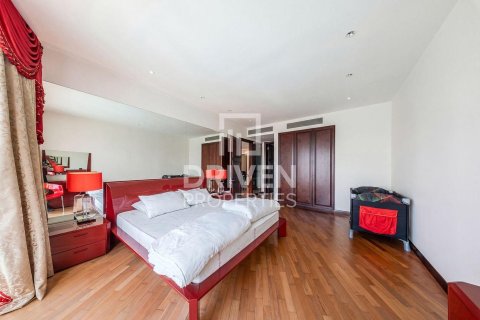 Apartment in Downtown Dubai (Downtown Burj Dubai), Dubai 2 bedrooms, 159.42 sq.m. № 128507 - photo 11